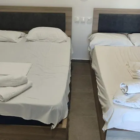 Priona Apartamento Paralía Skotínis